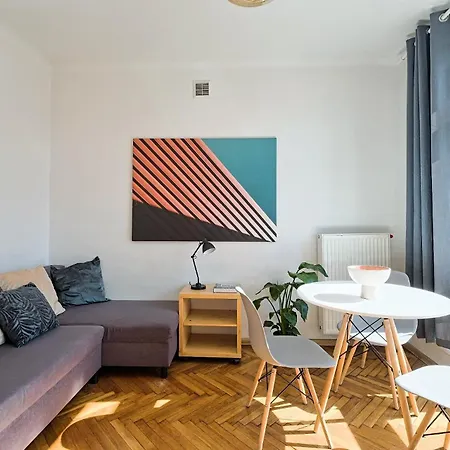 Urbannestgroup - Nowogrodzka 8 * Varšava